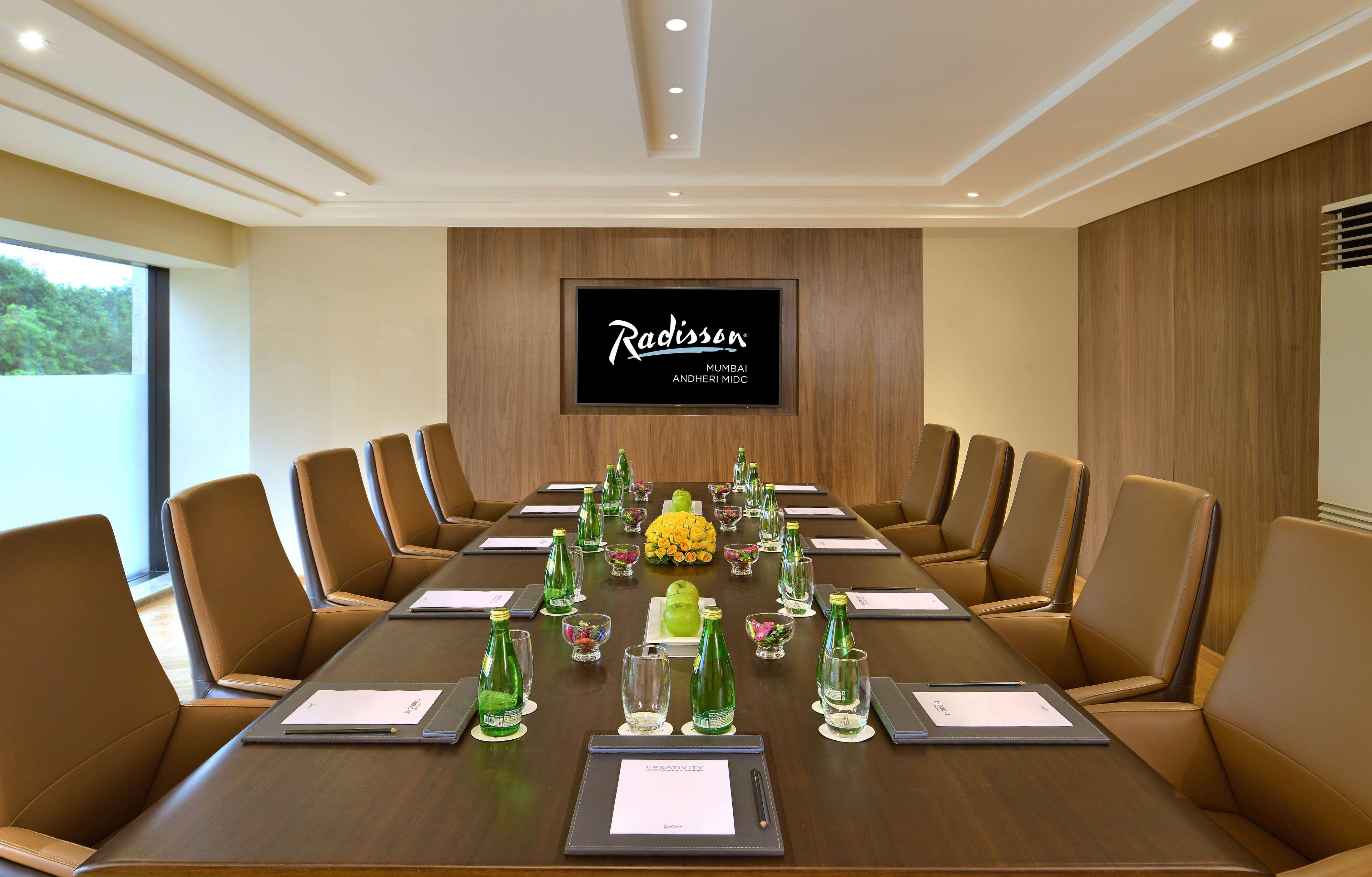 Radisson Mumbai Andheri Midc Экстерьер фото Meeting room